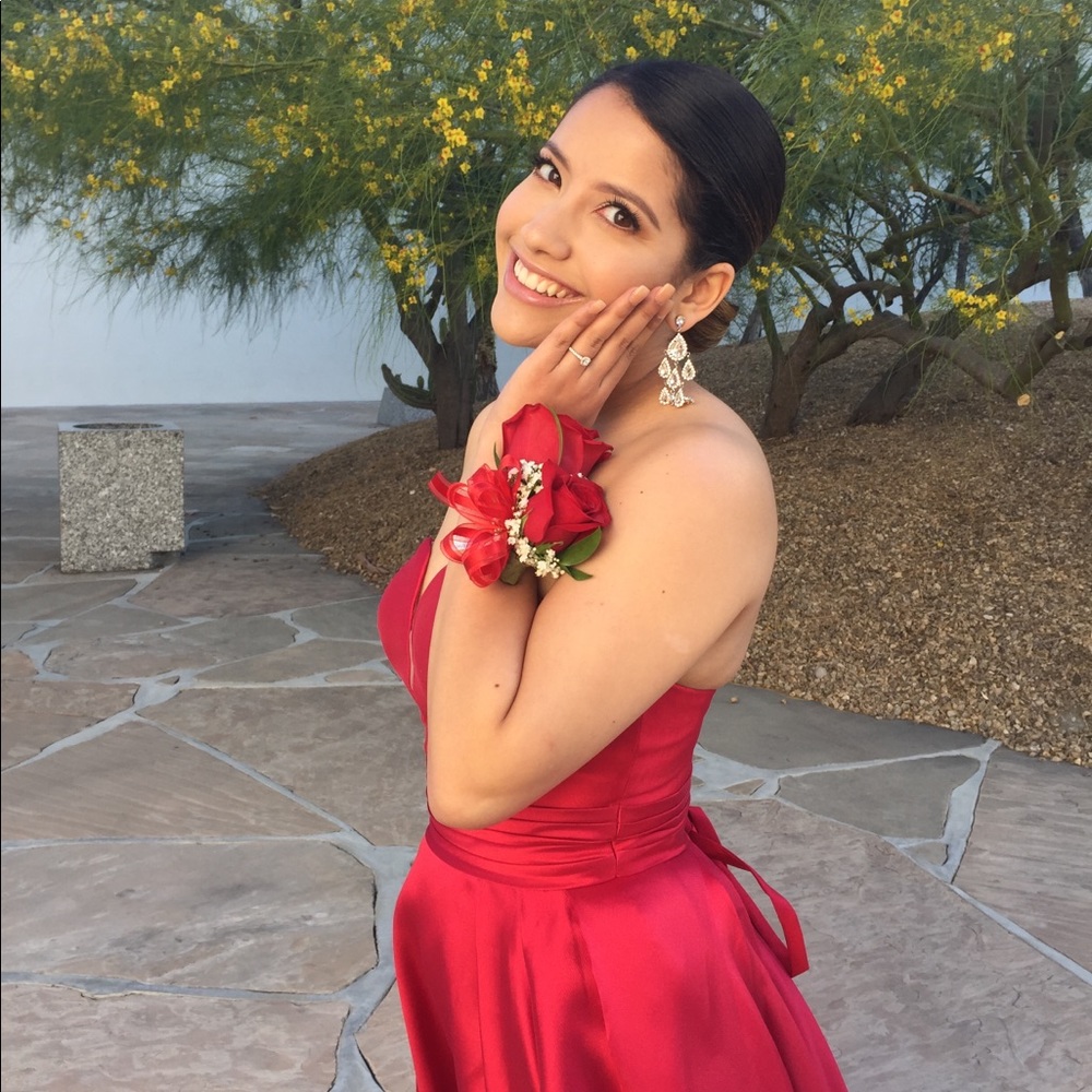 Dress - Picture 2 of 3